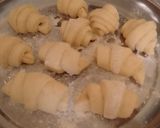 A picture of step 3 of Stuffed Donuts.