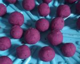 Foto langkah ke 3 dari resep Bola bola Ubi Ungu Isi Coklat.