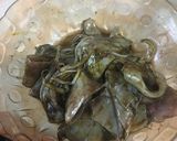 Foto langkah ke 1 dari resep Tumis cumi tinta hitam.