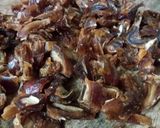 A picture of step 1 of Dates Kheer.