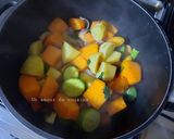 Une image de l'étape 5 de Potage d'automne 🥣 et ses tranches de pain grillées 🥖.