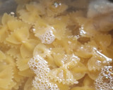 Foto del paso 1 de la receta: Farfalle veganas con salsa de tomate y curry