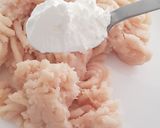 A picture of step 1 of Minced Chicken with Thai Basil.