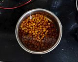 A picture of step 1 of Stuffed Kala Chana Paratha.