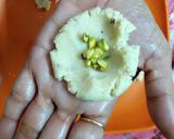 A picture of step 7 of Cadbury chilli sandesh twister.
