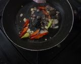 Foto langkah ke 3 dari resep Telur ceplok kecap.