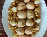 A picture of step 2 of Dahi bara mix chat papry / tasty chatpaty chat.