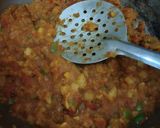 A picture of step 4 of Masala pav.