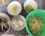 Hình bước làm 2 của món Canh thịt bò cay (얼큰 쇠고기 무국)