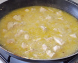 Foto del paso 1 de la receta: Risotto de pollo al azafrán