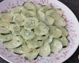 Foto del paso 7 de la receta: Carpaccio de pepino y Mozzarella