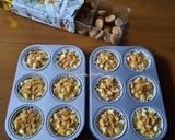 Foto del passaggio 7 della ricetta Muffin Mele e Ricotta con Crumble di Amaretti