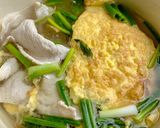 รูปขั้นตอนการทำที่ 1 ของ แกงจืดไข่เจียวโหระพาหมูสไลด์ 🥚 🐽/ Clear soup with Thai omelette-basil & sliced pork 🥚 🐽