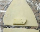 Foto del paso 2 de la receta: Mini medialunas rellenas sin amasar