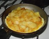 Foto del paso 3 de la receta: Tortilla rápida y fácil con papas de paquete snack