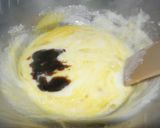 Foto del paso 1 de la receta: Bizcochuelo de chocolate blanco con lunares de chocolate negro