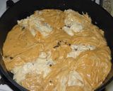 Foto del paso 3 de la receta: Bizcochuelo de yogurt, dulce de leche y trocitos de chocolate