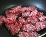 Foto del paso 1 de la receta: Huevos con salame