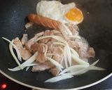 Hình bước làm 2 của món Bánh mỳ chảo thập cẩm 🥖🍳🌭