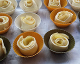 Foto del paso 6 de la receta: Rosas de manzana con hojaldre