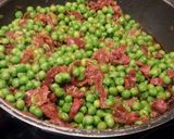 Foto del paso 3 de la receta: Guisantes con chorizo y jamón