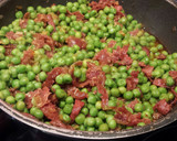 Foto del paso 3 de la receta: Guisantes con chorizo y jamón