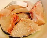 Hình bước làm 2 của món Cá bớp kho măng củ