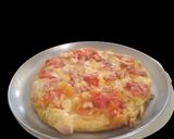 Foto del paso 4 de la receta: Deliciosa pizza con base de huevos y pan