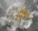 Foto del paso 1 de la receta: Crema de yogur y limón