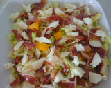 Foto del paso 3 de la receta: Ensalada con melocotón en almíbar y jamón serrano