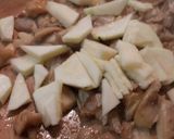 Foto del paso 2 de la receta: Revuelto de setas, jamón serrano y calabacín