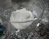 Foto del paso 5 de la receta: Crema de yogur y limón