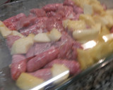 Foto del paso 4 de la receta: Brochetas de carne, salchichas y fruta