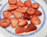 Foto del paso 2 de la receta: Ensalada de tomates, fresones y tomillo