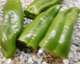 Foto del paso 1 de la receta: Pimientos italianos rellenos de jamón y queso