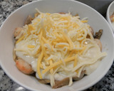 Foto del paso 8 de la receta: gambas,setas y champiñones gratinados con bechamel.