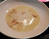 Foto del paso 2 de la receta: gambas,setas y champiñones gratinados con bechamel.