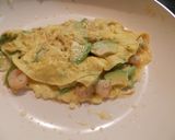 Foto del paso 5 de la receta: Tortilla de aguacates y gambas
