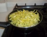 Foto del paso 4 de la receta: Bacalao con salsa de pimientos amarillos y cúrcuma