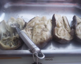 Foto del paso 4 de la receta: Berenjenas rellenas de caballa y gratinadas