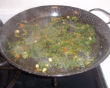 Foto del paso 8 de la receta: Paella de espinacas y boquerones