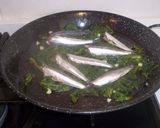Foto del paso 5 de la receta: Paella de espinacas y boquerones