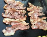 Une image de l'étape 2 de Œufs au bacon à la plancha.