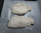 Foto del paso 4 de la receta: Filetes de pollo rebozados con salvado de avena