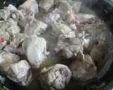 Foto del paso 3 de la receta: Arroz amarillo con pollo, gambas y chipirones 