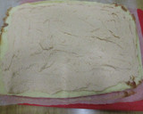 Foto del paso 8 de la receta: Arrollado de pionono con crema de pollo y huevos enteros