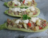 Foto del paso 11 de la receta: Calabacines rellenos de carne con salsa blanca 