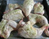 Foto del paso 4 de la receta: Pollo maxi sabor cheddar con guarnición combinada