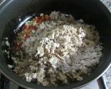 Foto del paso 3 de la receta: Empanadas de pollo con huevos y aceitunas