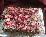 Foto del paso 5 de la receta: Tarta de hojaldre con crema de dulce de leche, tres cereales y frutas rojas